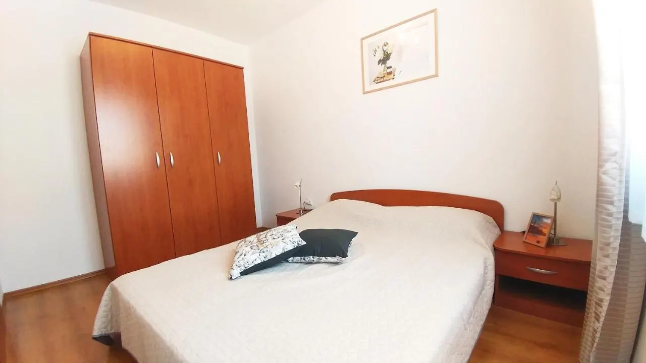 Apartment Matika, Terrace Apartment 10 Minutes Walk From Center Rovinj