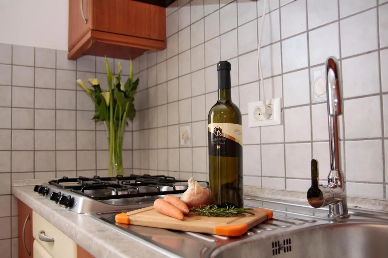Apartment Matika, Terrace Apartment 10 Minutes Walk From Center Rovinj